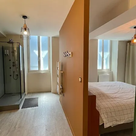 Apartment Les Pissenlits Centre Historique Saint-astier *